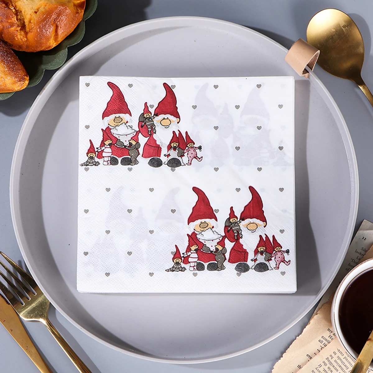 Weihnachtliche Einweg-Papierse – Home Bargains Bewertung und Preis